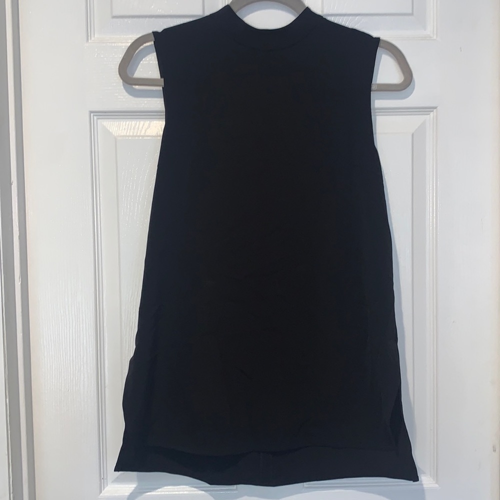 High neck sleeveless dress shirt